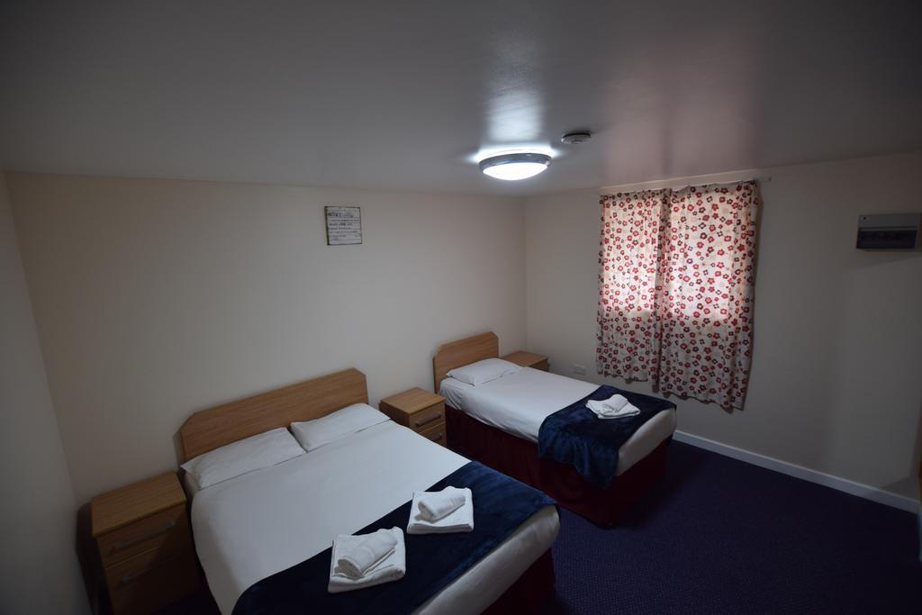 Hotel Woodlands *