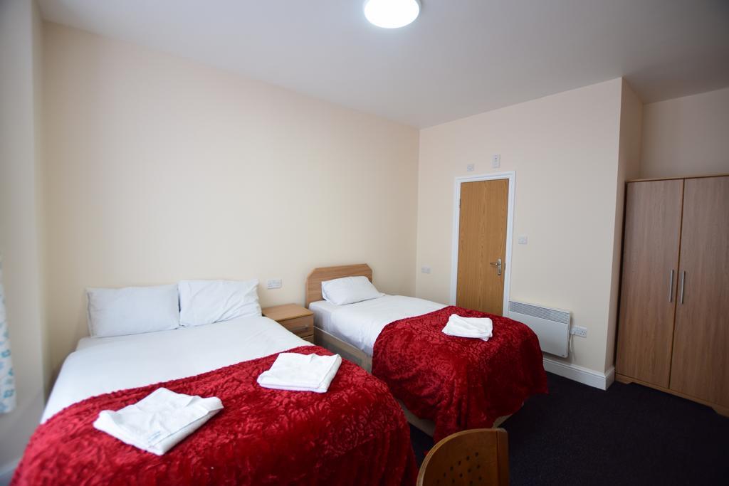 Woodlands Hotel *