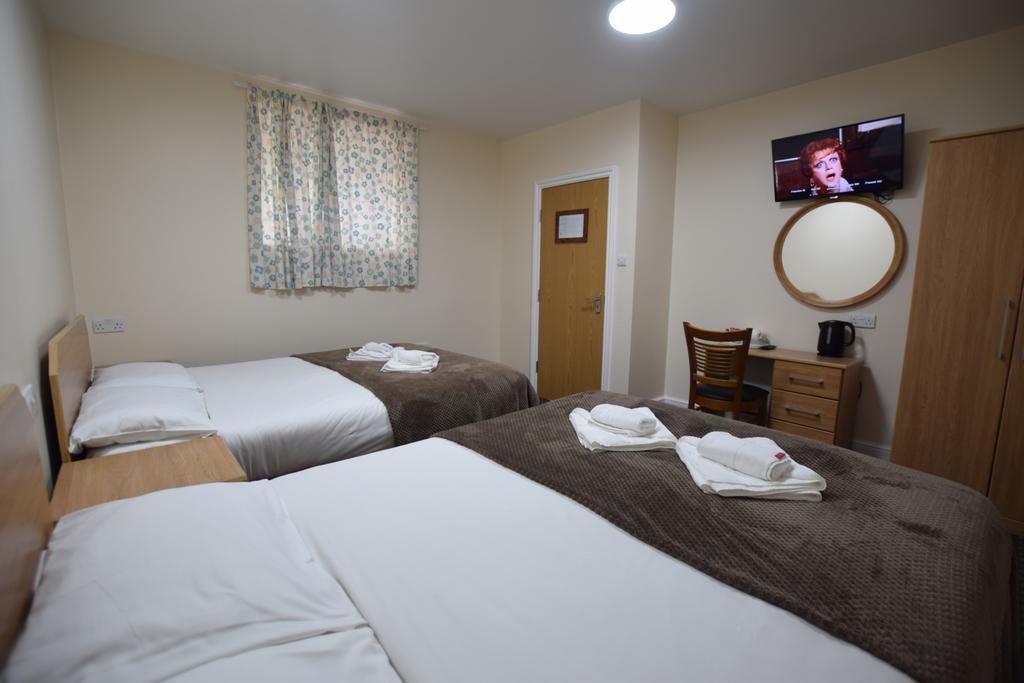 Hotel Woodlands *